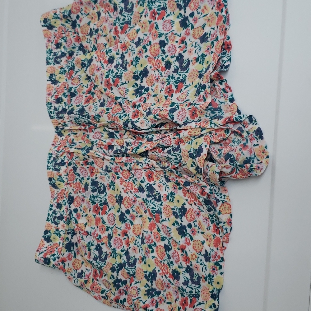 French Connection Floral Shorts NWOT  sz 6 Has Pockets